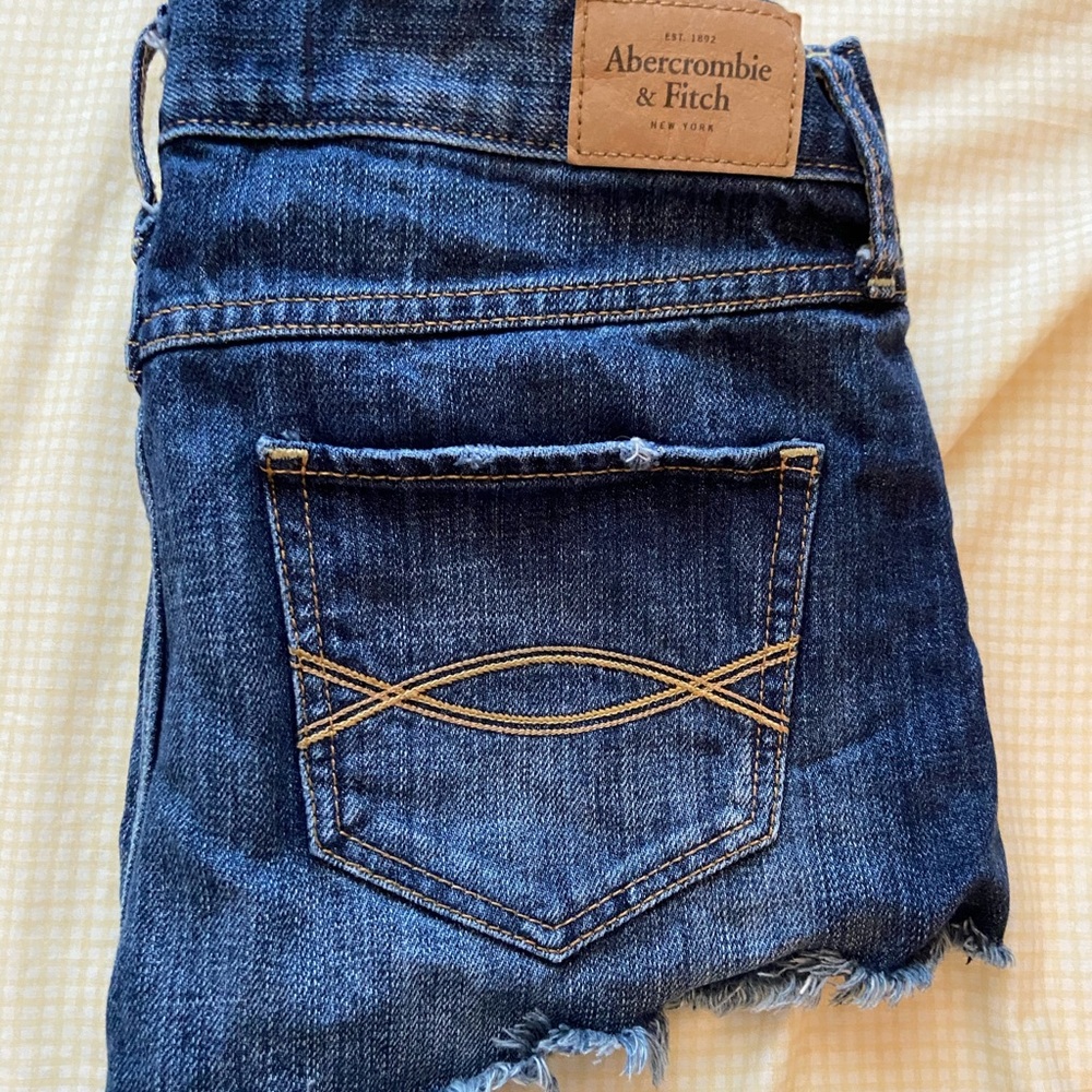 Abercrombie shorts!